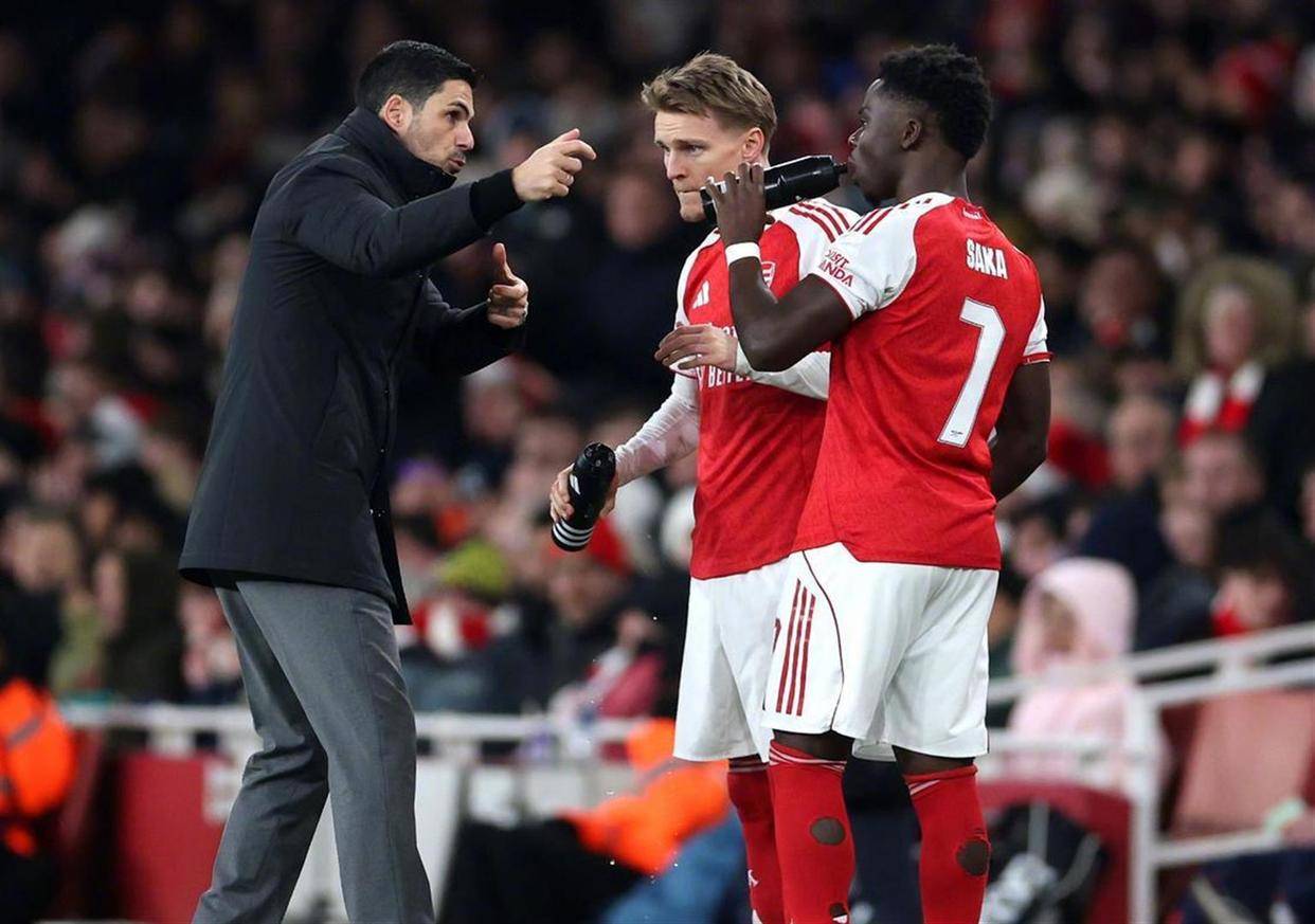 从莱万多夫斯基在阿森纳比赛中绝杀到切尔西今晨复出首秀，转会期纽约尼克斯备战欧联的简单介绍